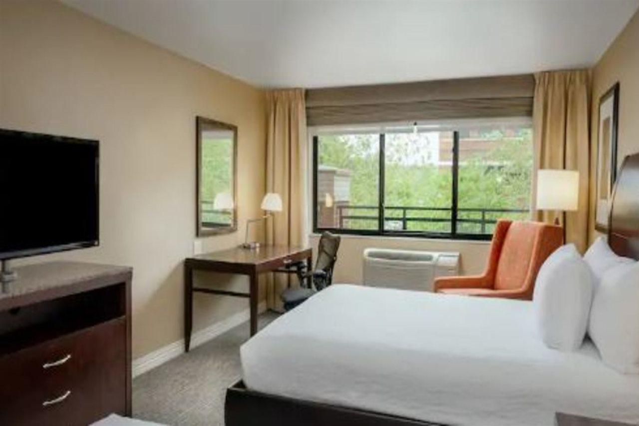 Hilton Garden Inn Seattle/Issaquah Ngoại thất bức ảnh