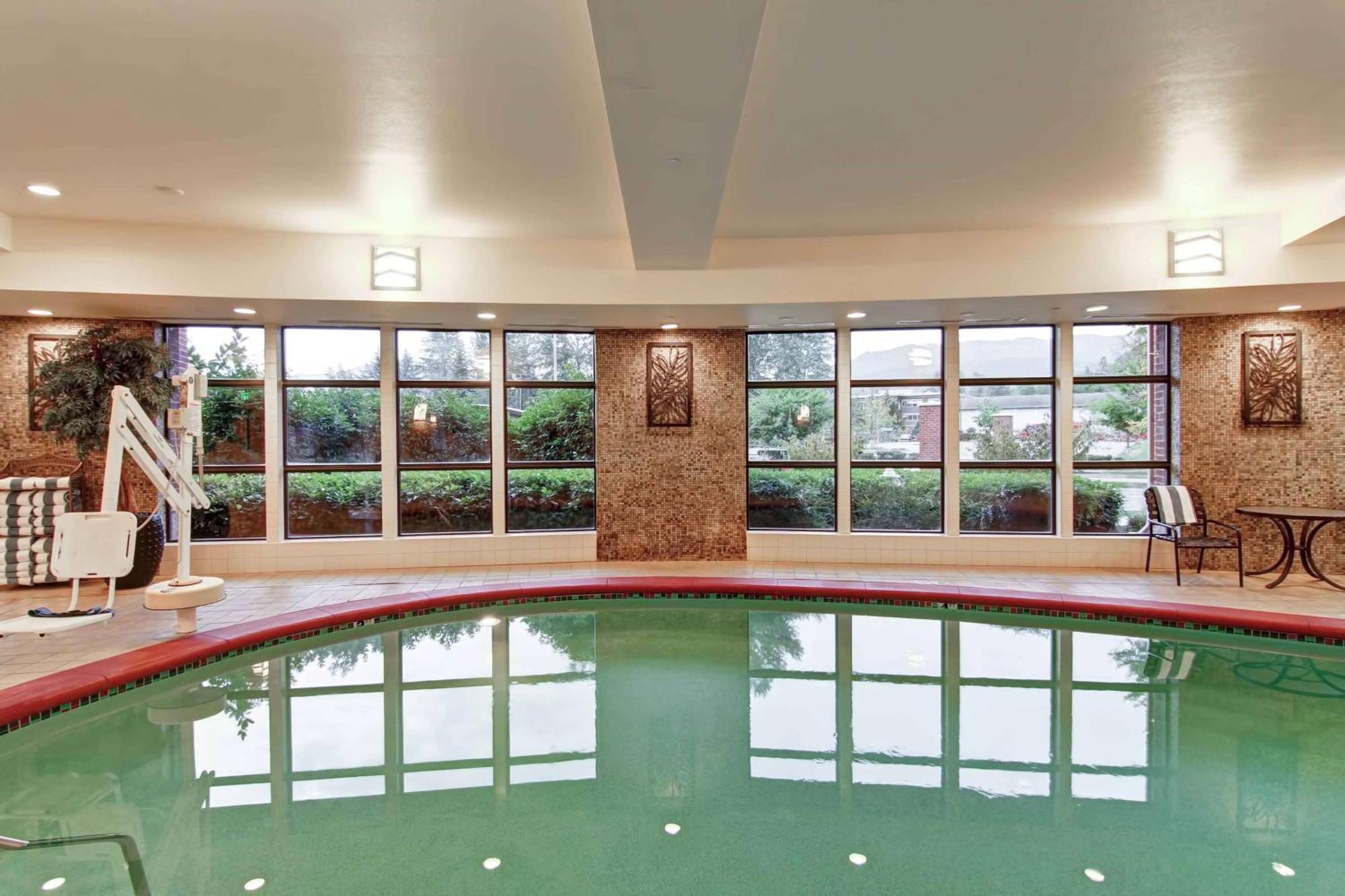 Hilton Garden Inn Seattle/Issaquah Ngoại thất bức ảnh